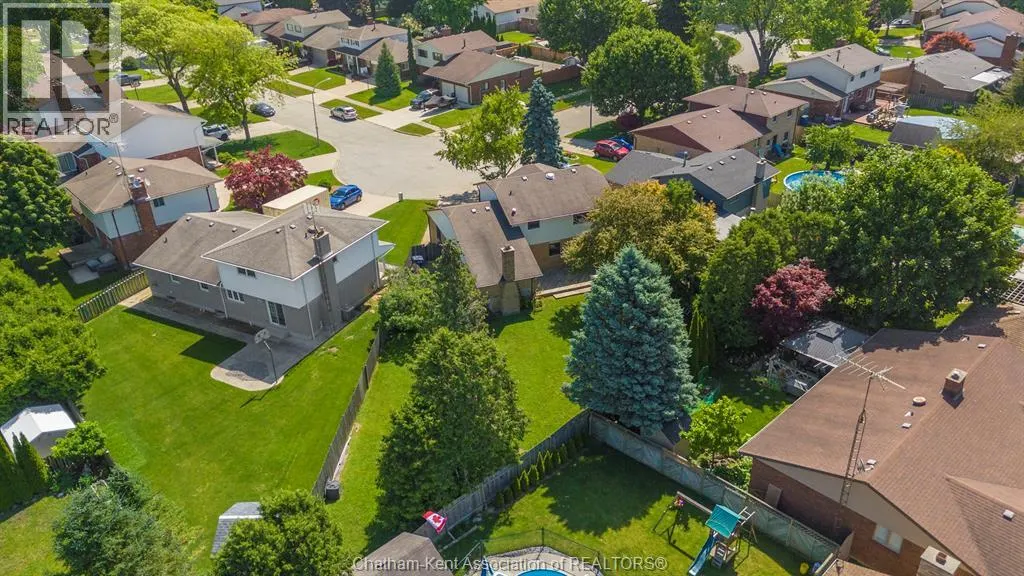 44 Pamela CRESCENT