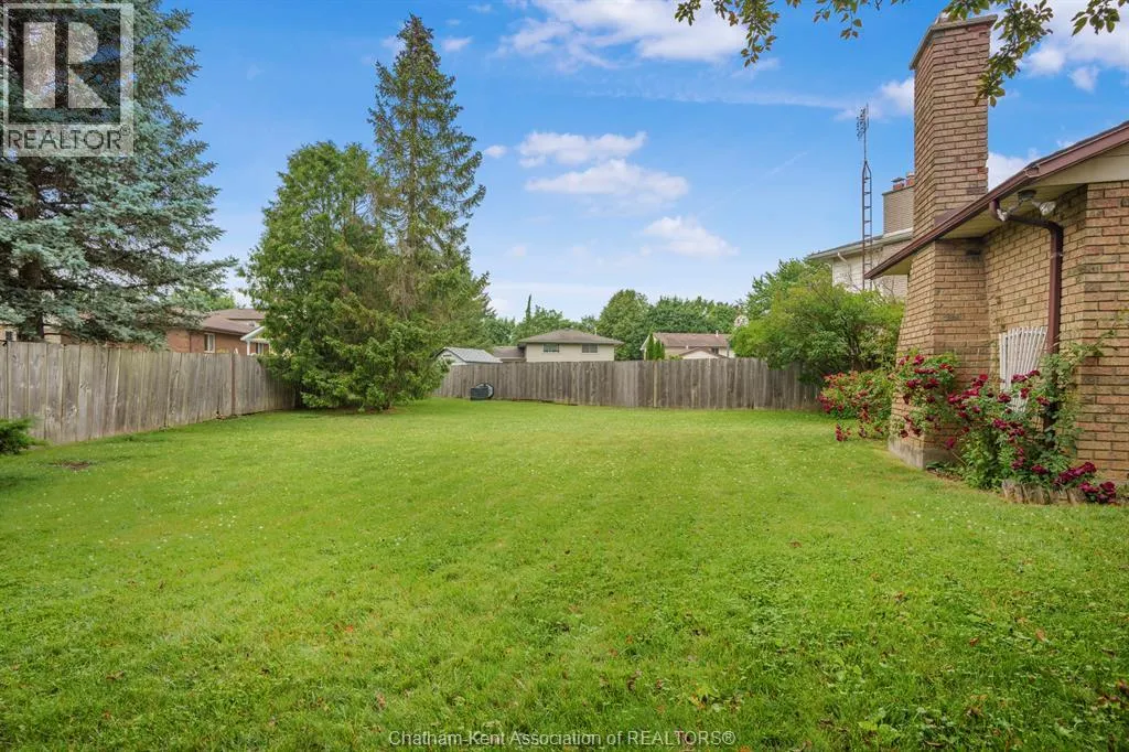 44 Pamela CRESCENT