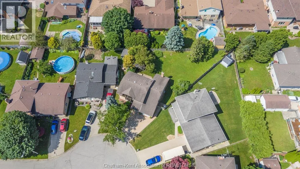 44 Pamela CRESCENT