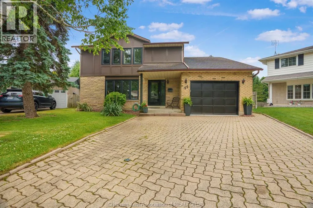 44 Pamela CRESCENT