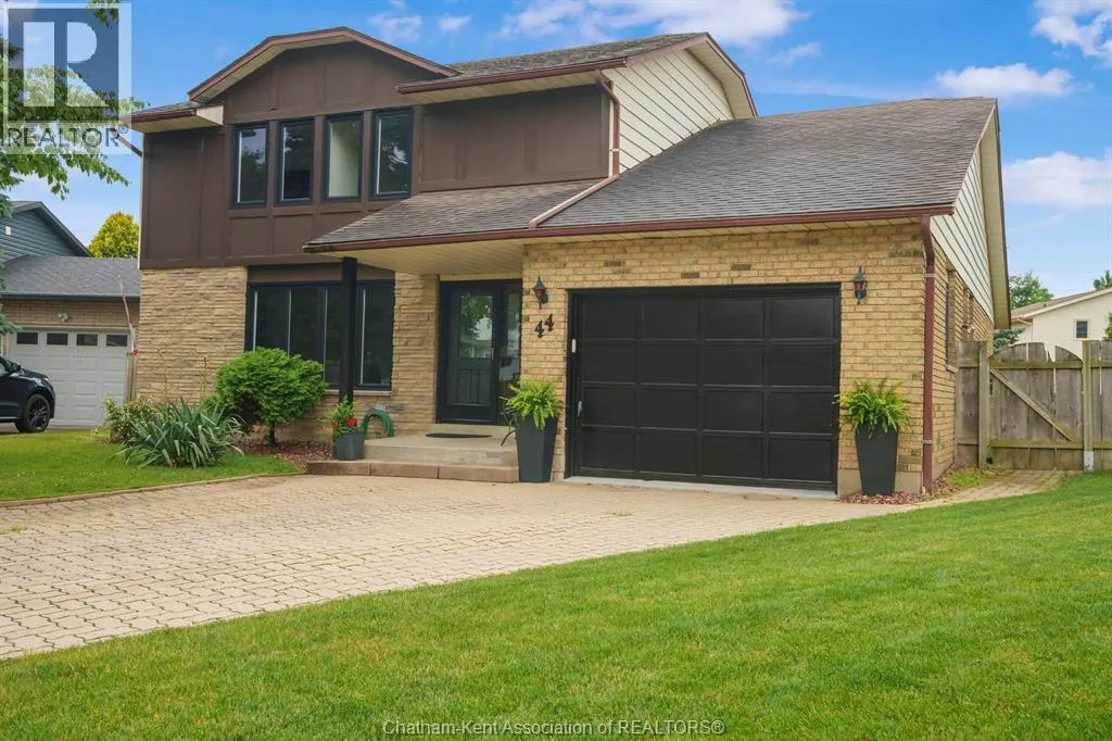 44 Pamela CRESCENT