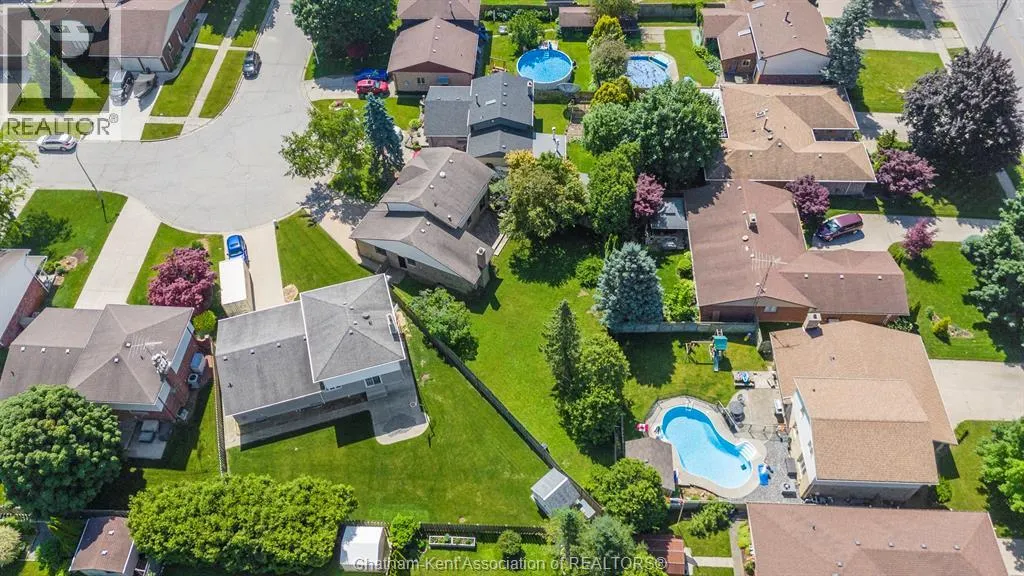 44 Pamela CRESCENT