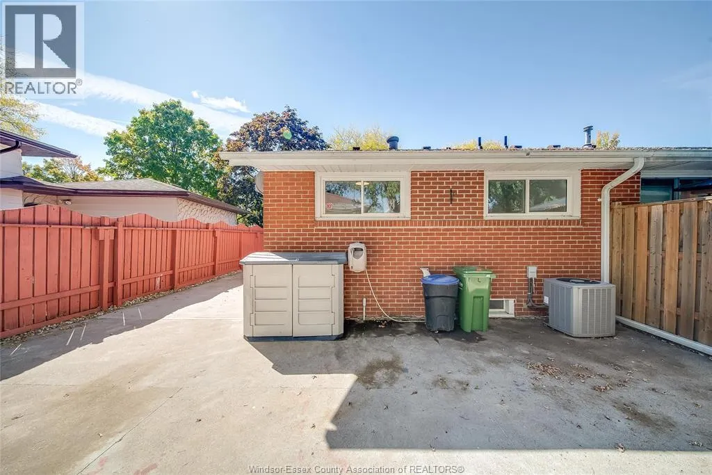 9482 RYERSON