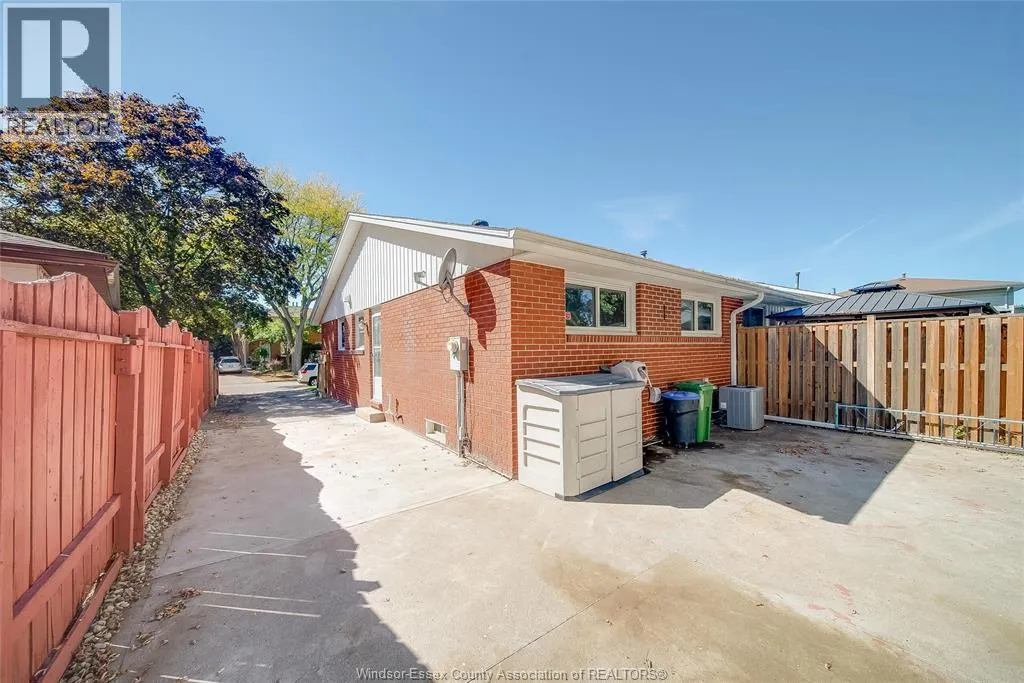 9482 RYERSON