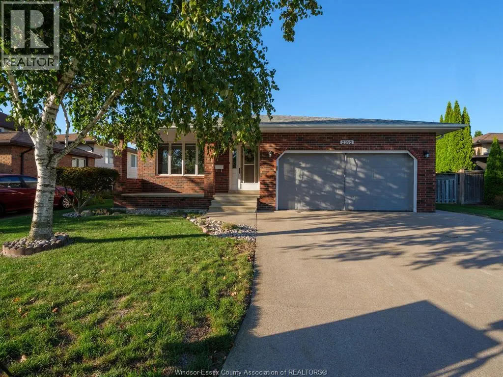2392 VIA VITA STREET