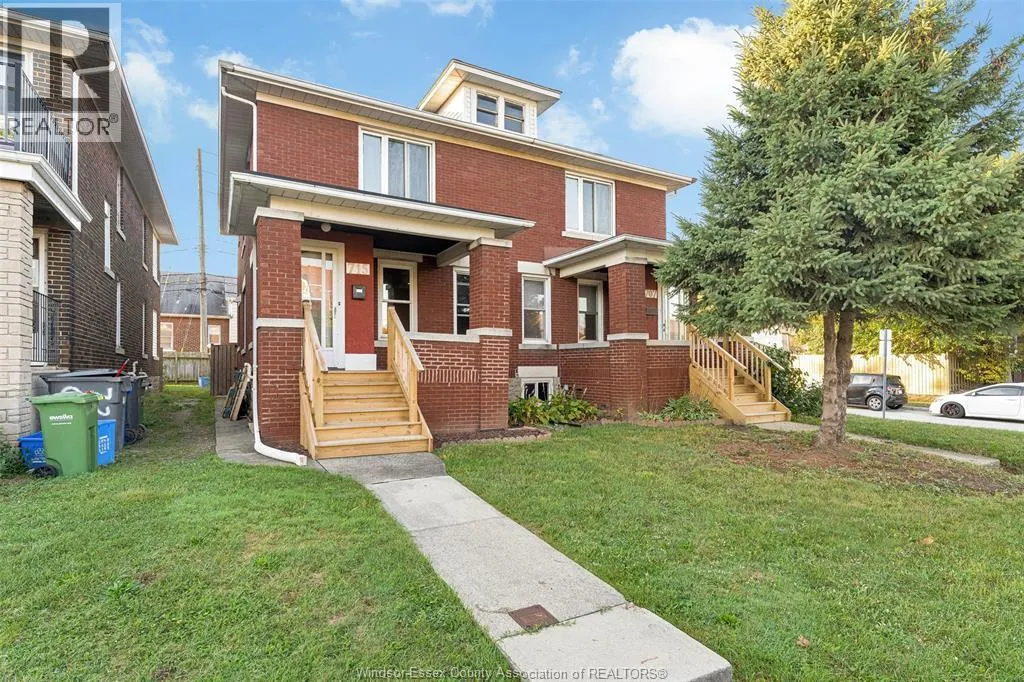 707-715 GILES BOULEVARD East