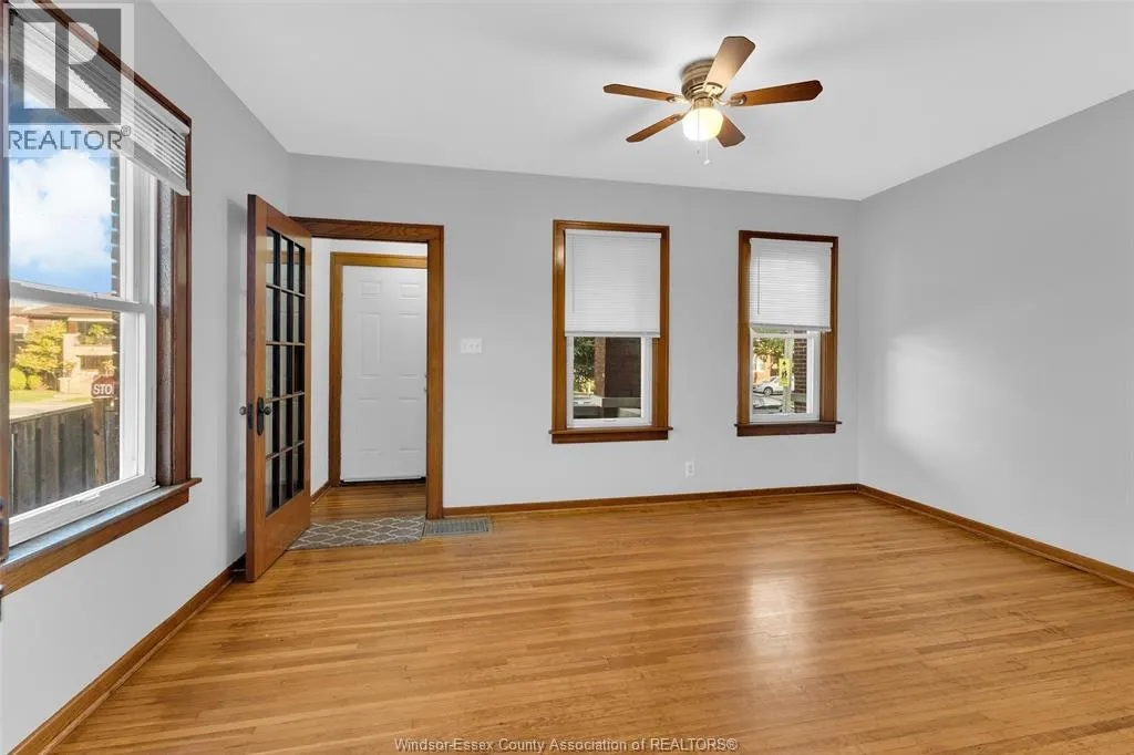 707-715 GILES BOULEVARD East