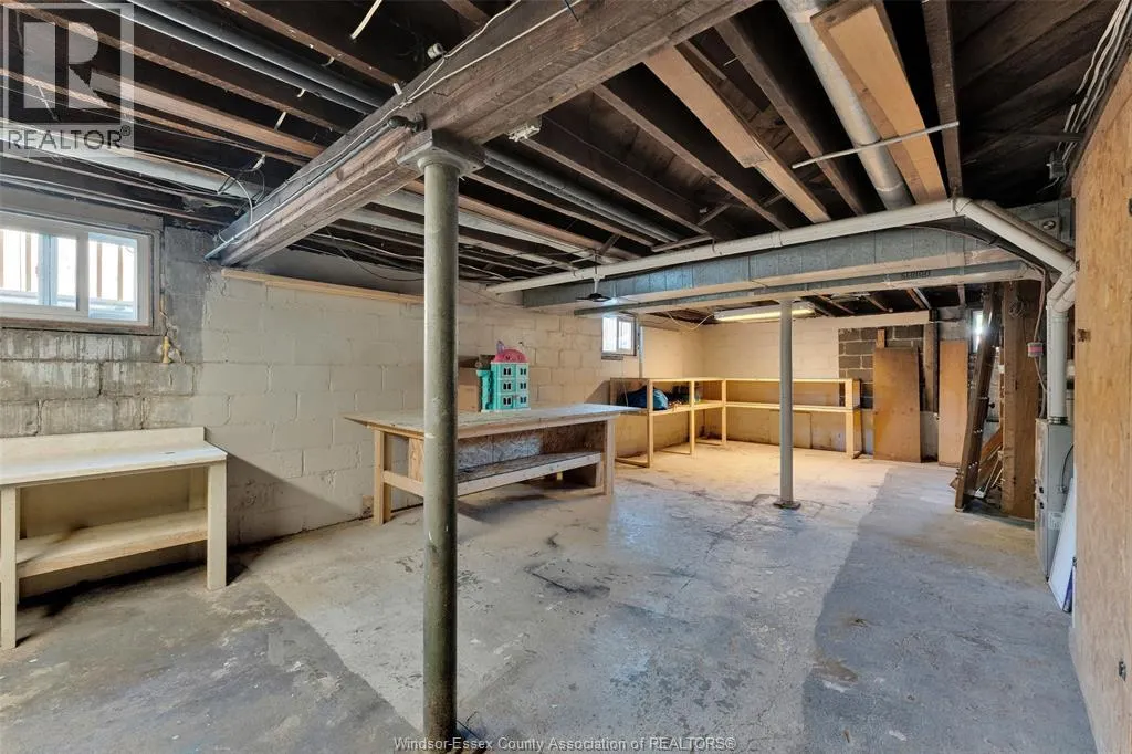 707-715 GILES BOULEVARD East