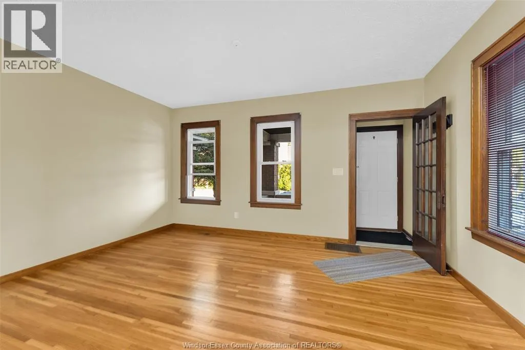 707-715 GILES BOULEVARD East
