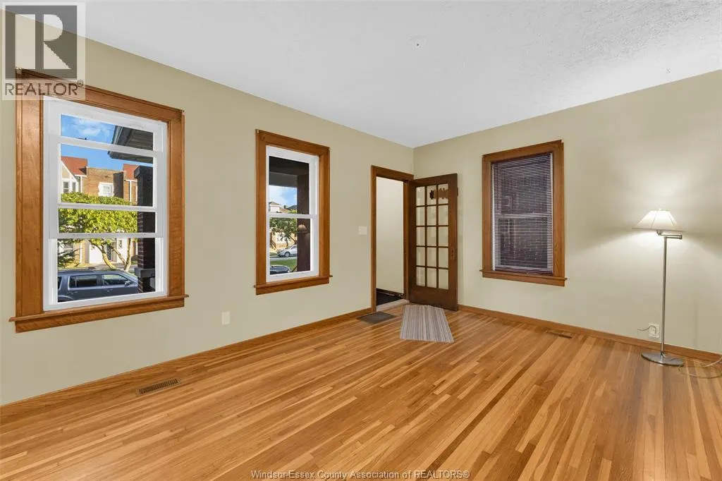 707-715 GILES BOULEVARD East