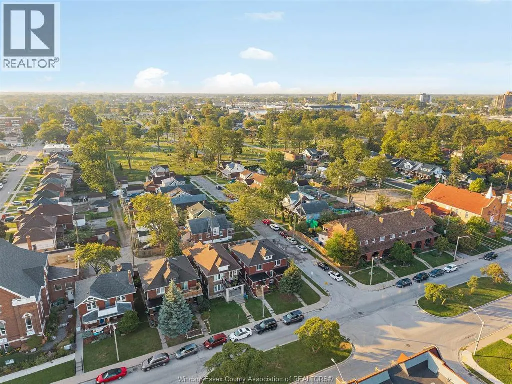 707-715 GILES BOULEVARD East