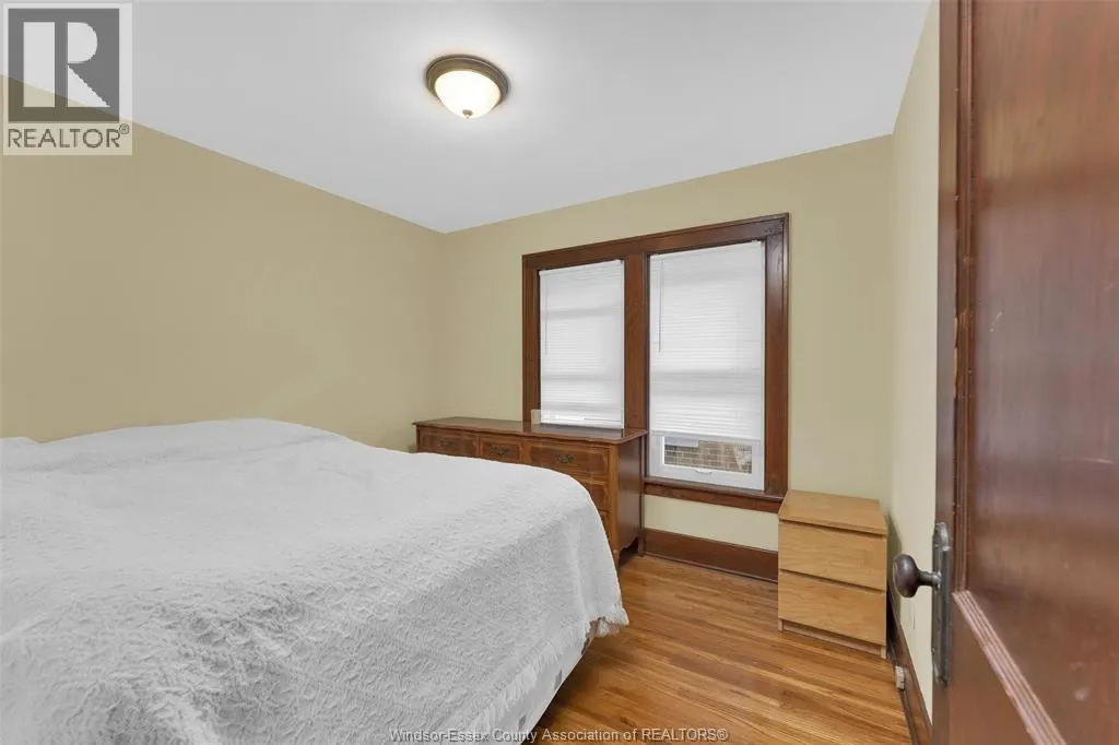 707-715 GILES BOULEVARD East