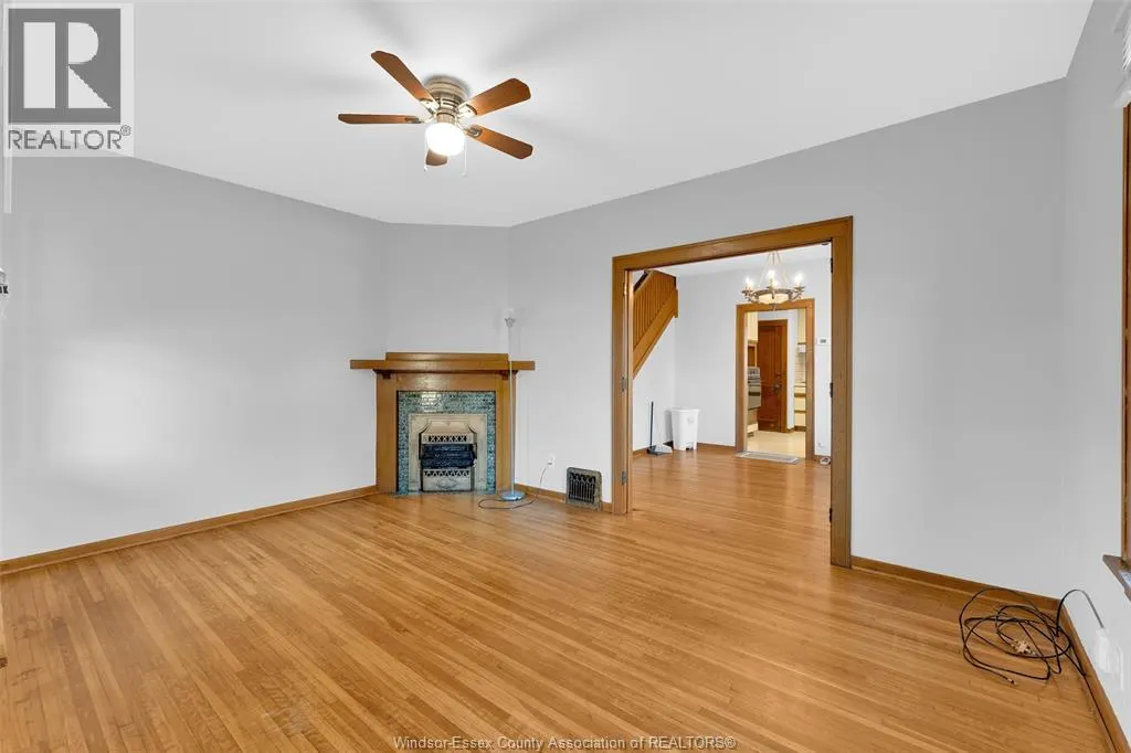 707-715 GILES BOULEVARD East