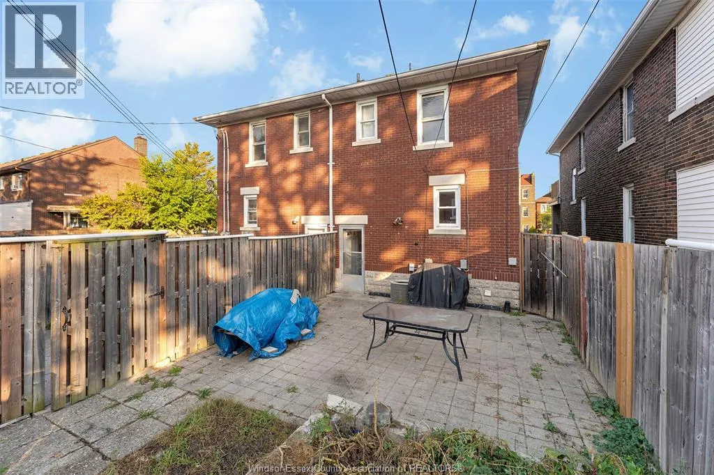 707-715 GILES BOULEVARD East