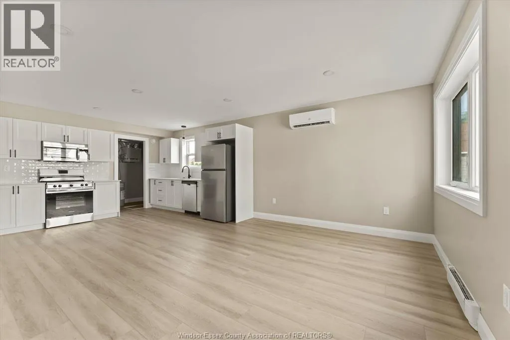 856 UNIVERSITY Unit# MAIN