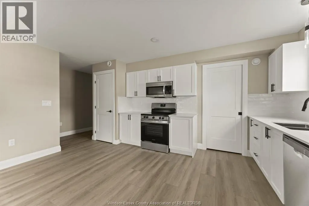 856 UNIVERSITY Unit# MAIN