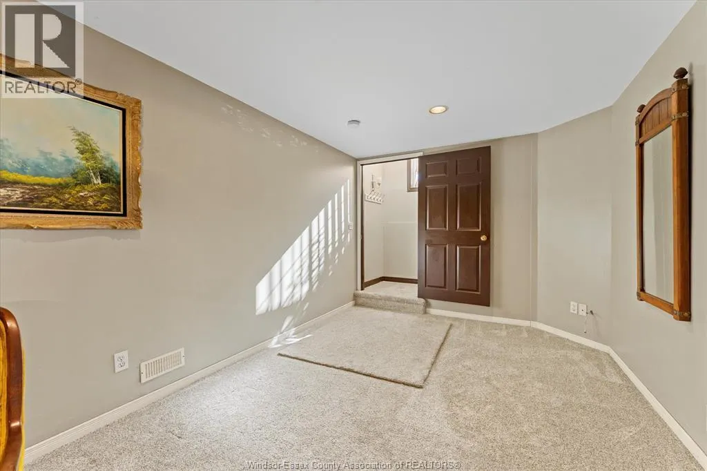 4225 Old West