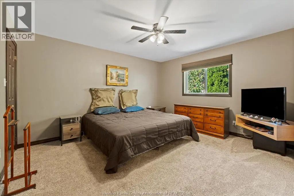 4225 Old West