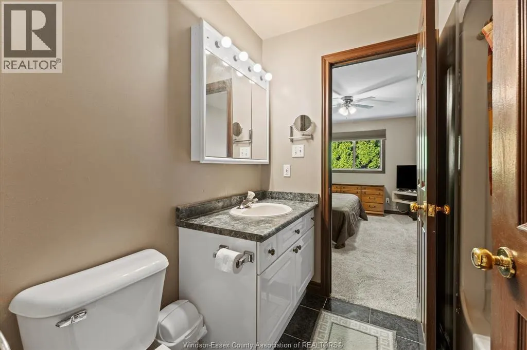 4225 Old West