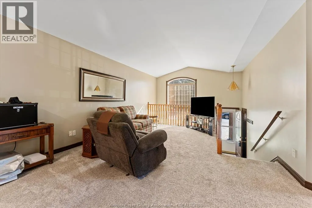 4225 Old West