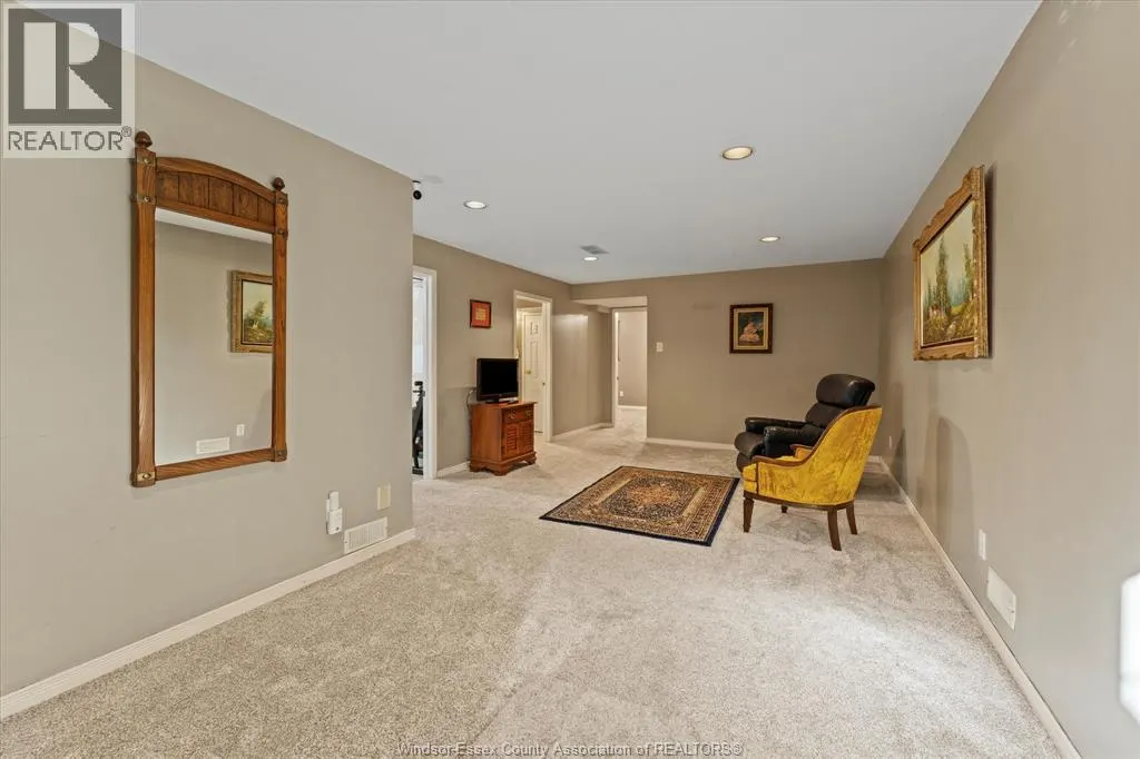 4225 Old West