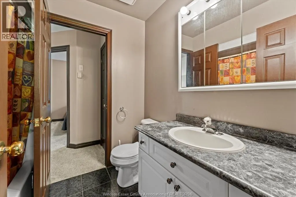 4225 Old West