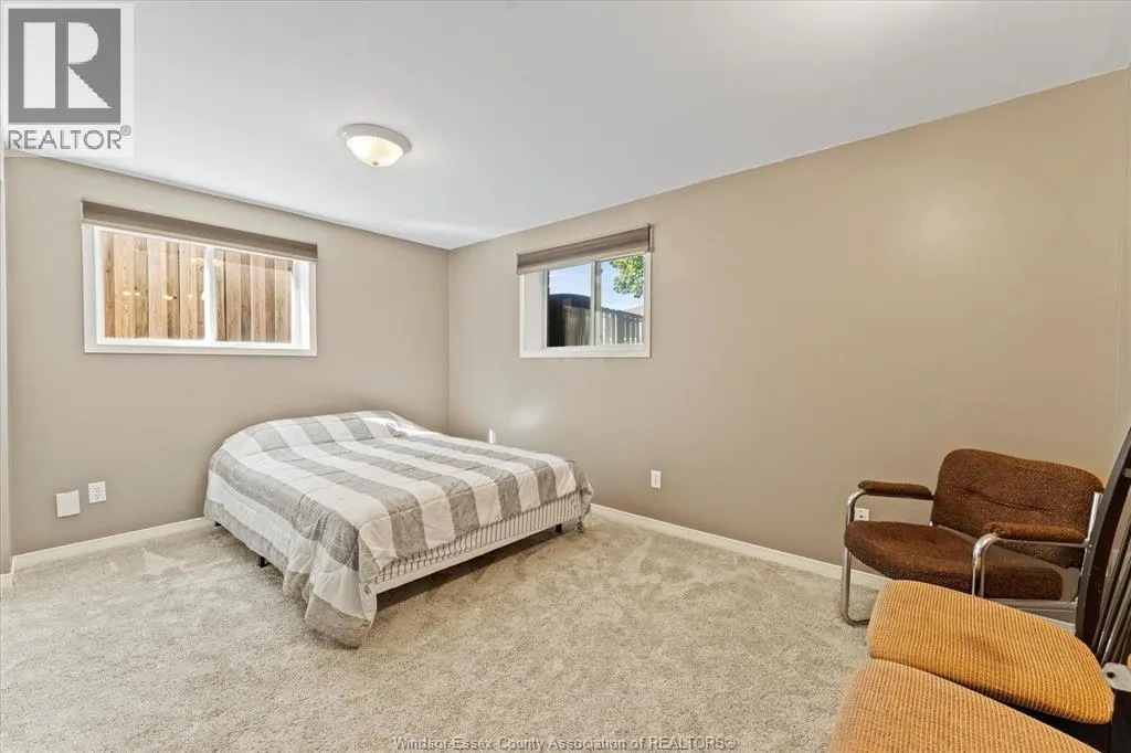 4225 Old West