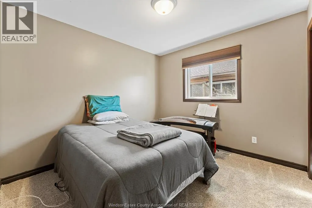 4225 Old West