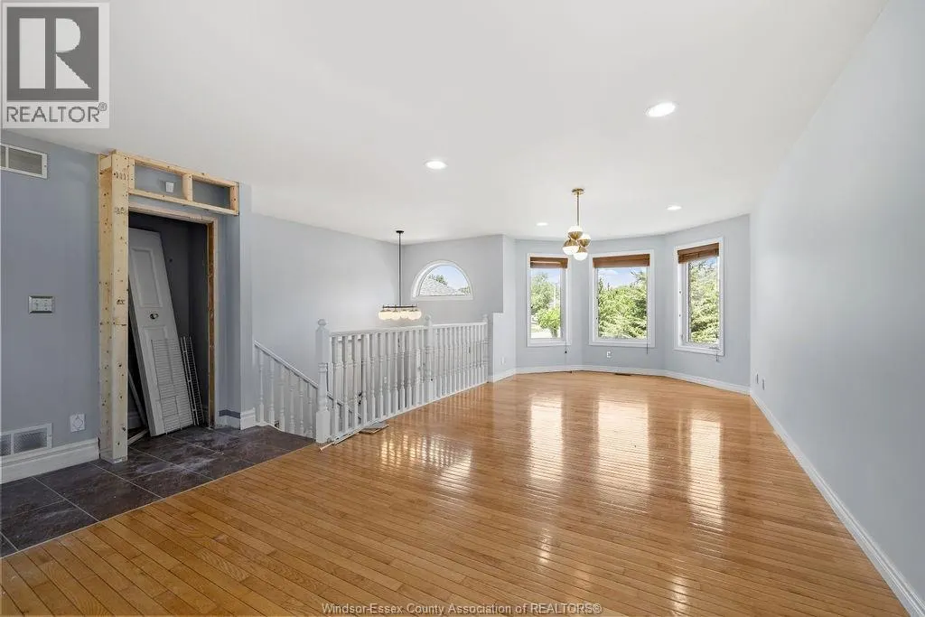 707 SARAH COURT Unit# UPPER