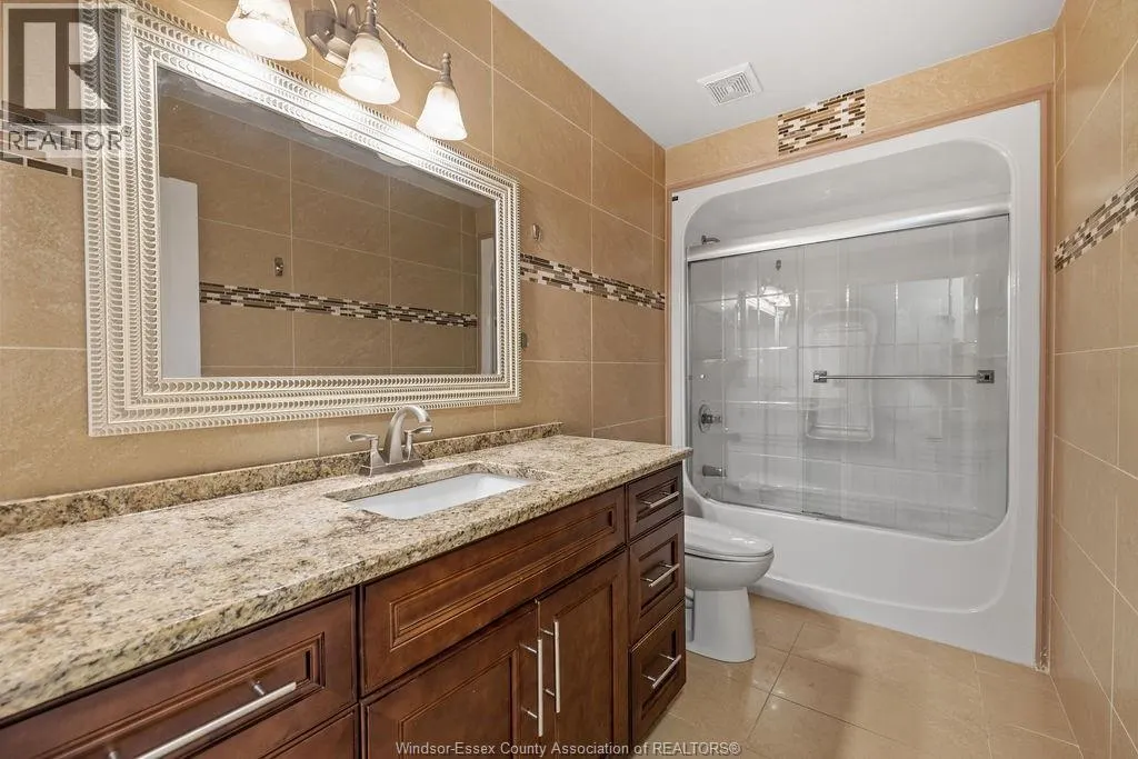707 SARAH COURT Unit# UPPER