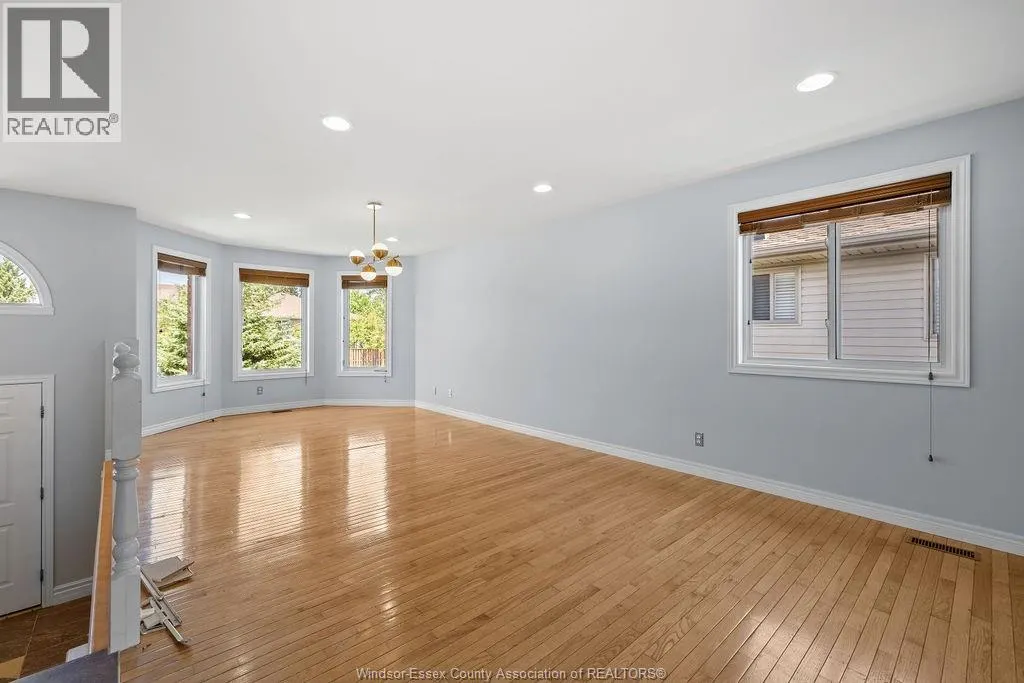 707 SARAH COURT Unit# UPPER