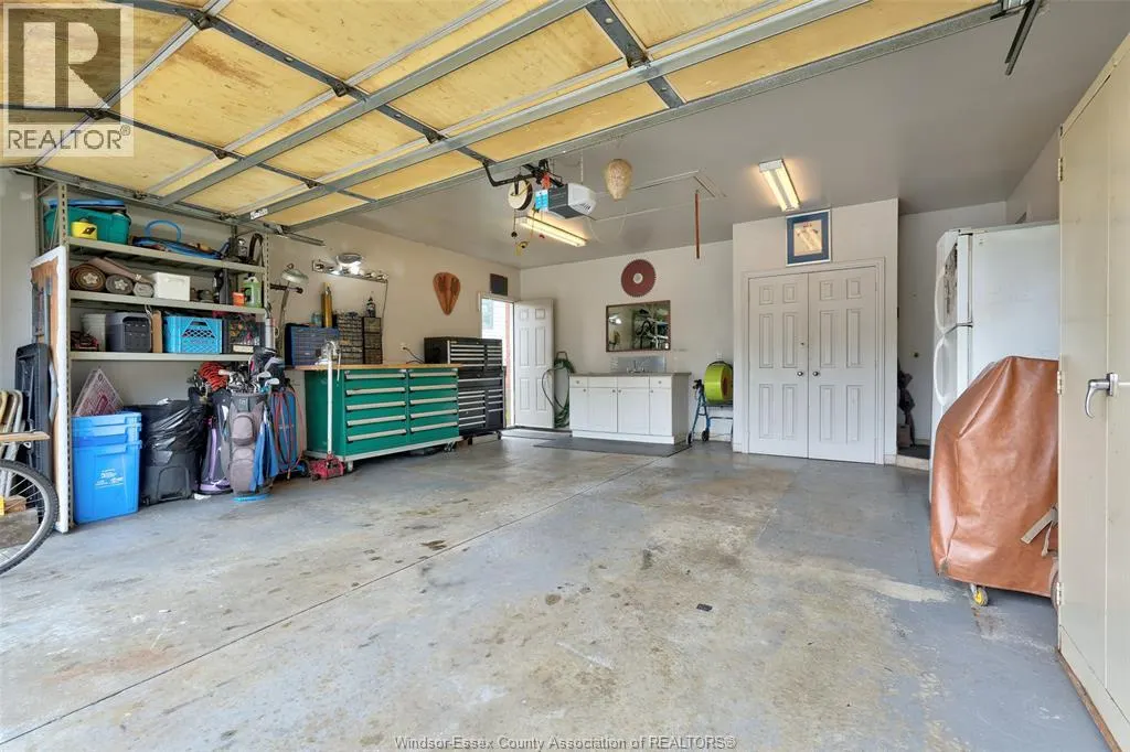 247 WILLOW-WOOD