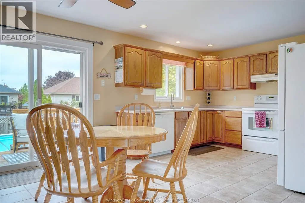 247 WILLOW-WOOD
