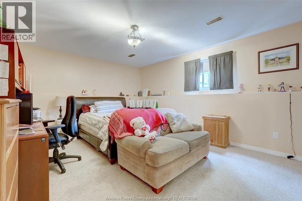 247 WILLOW-WOOD
