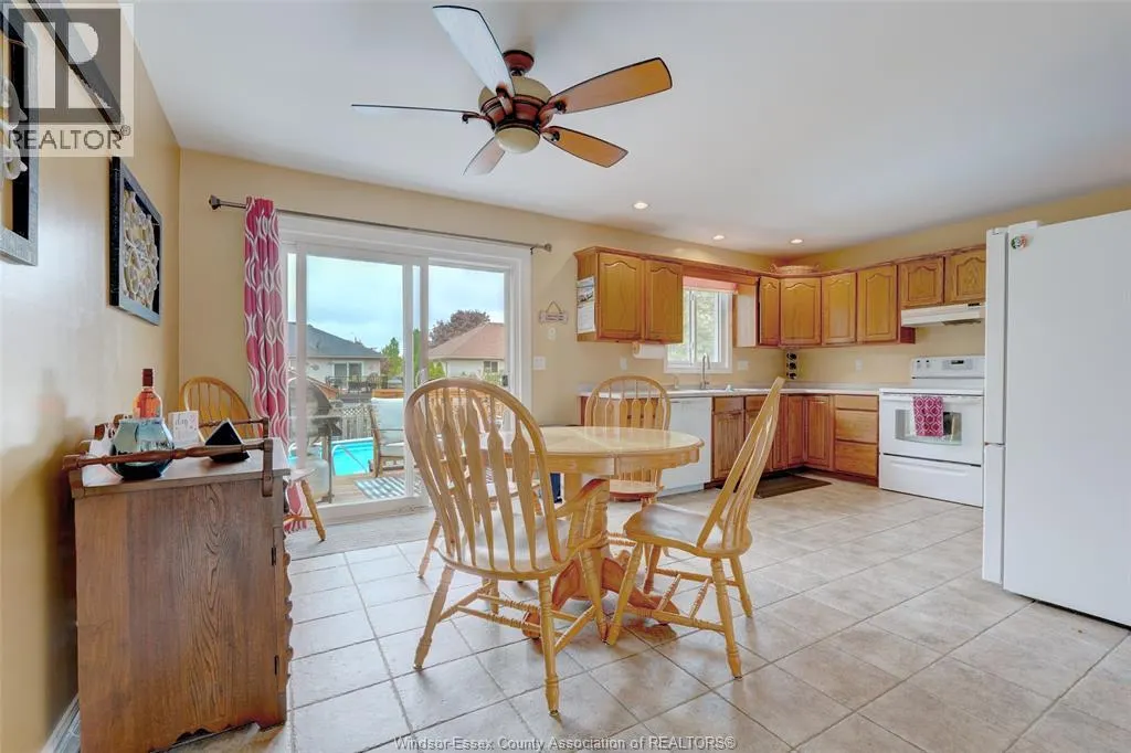 247 WILLOW-WOOD