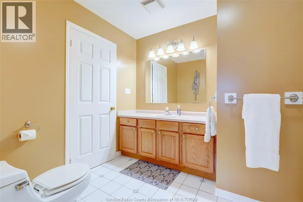 247 WILLOW-WOOD