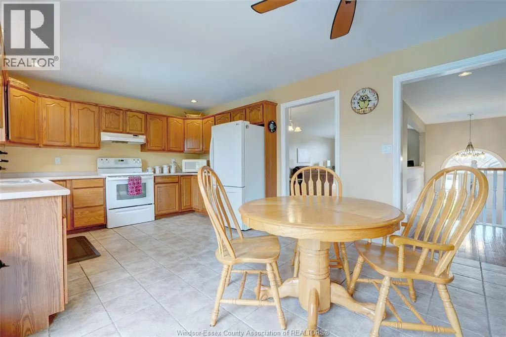 247 WILLOW-WOOD