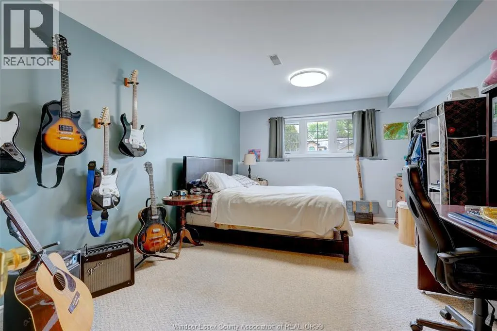247 WILLOW-WOOD