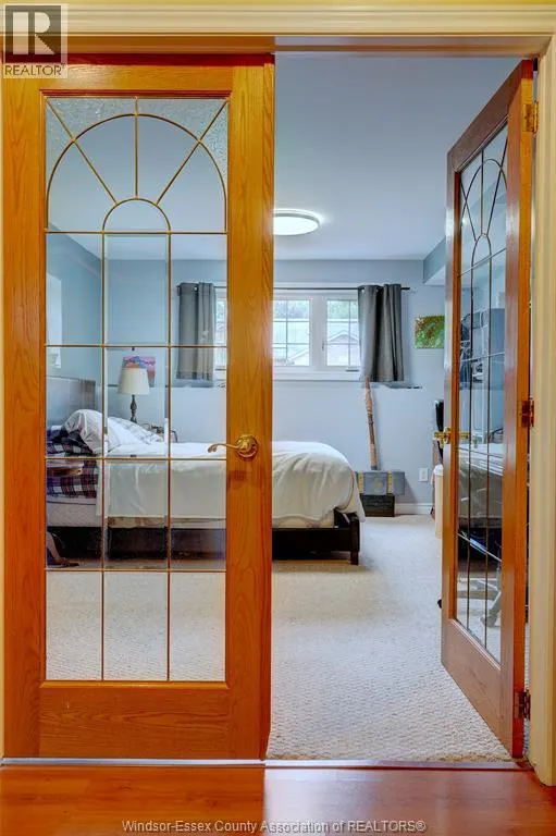 247 WILLOW-WOOD