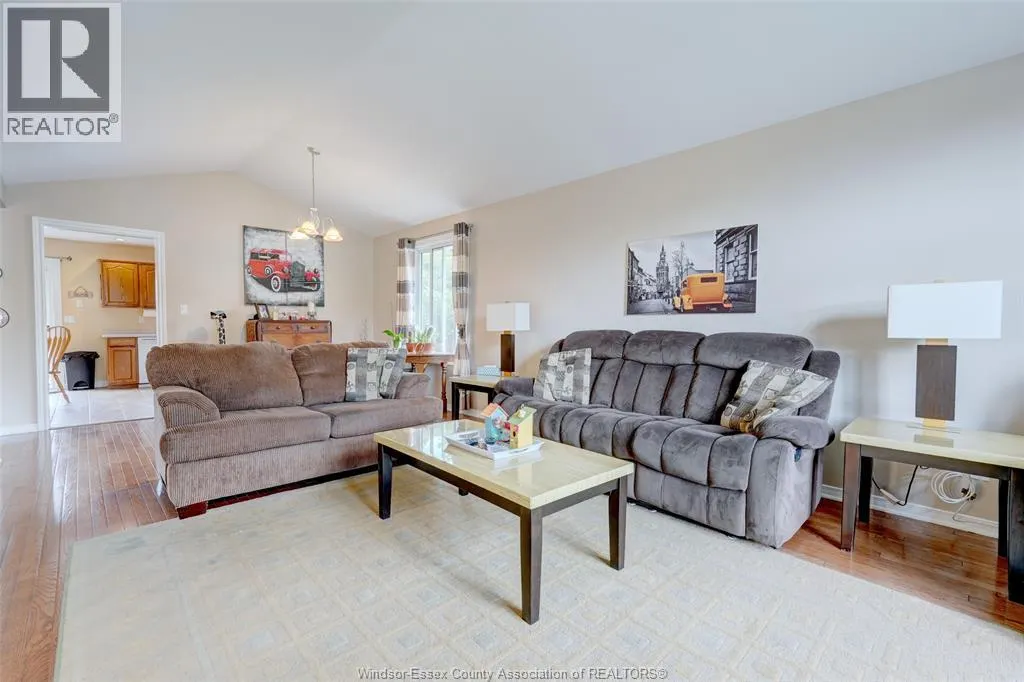 247 WILLOW-WOOD