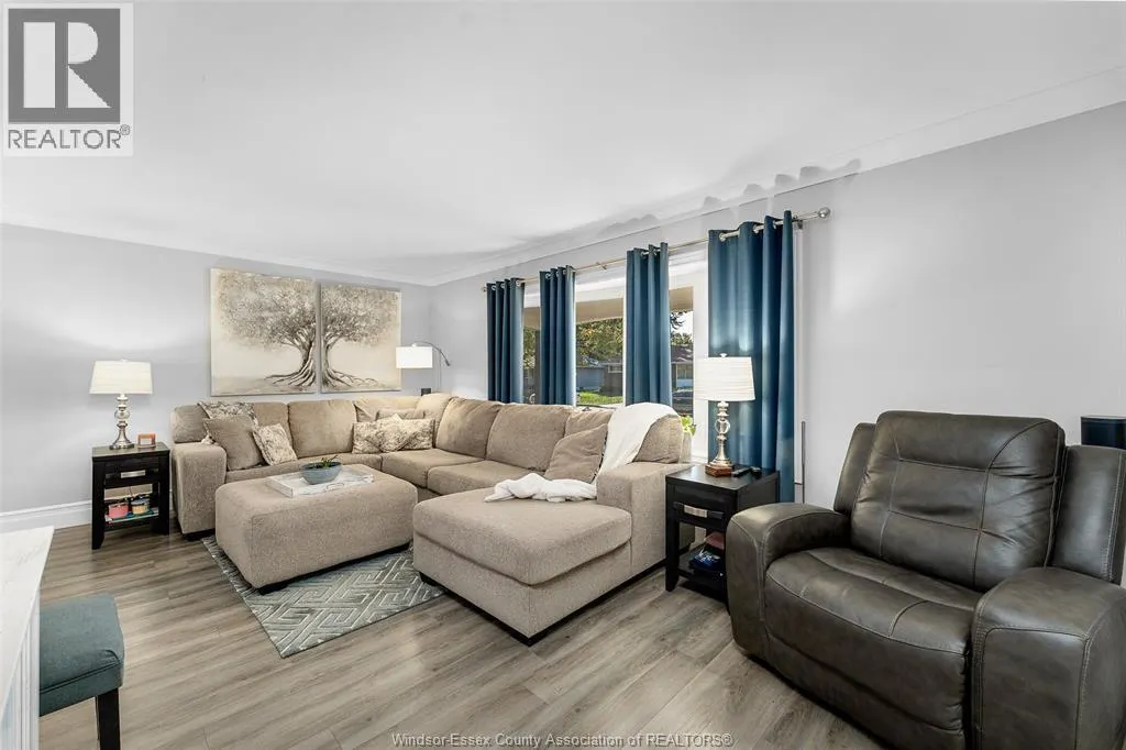 836 RHOLAINE DRIVE