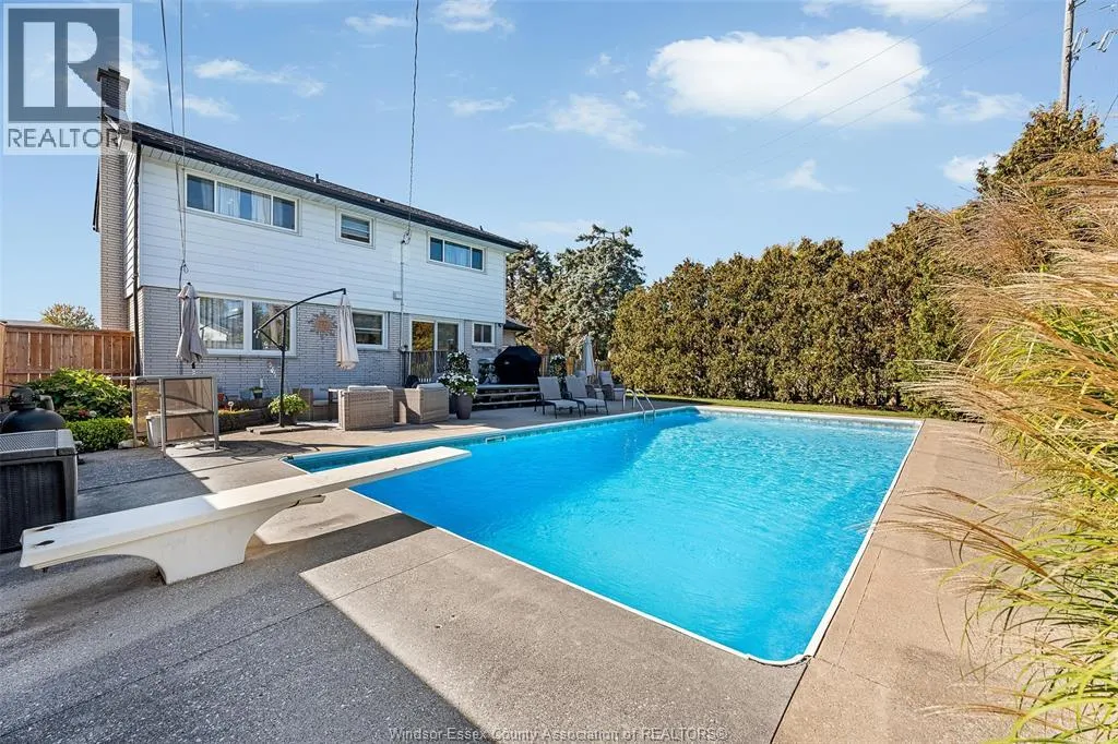 836 RHOLAINE DRIVE