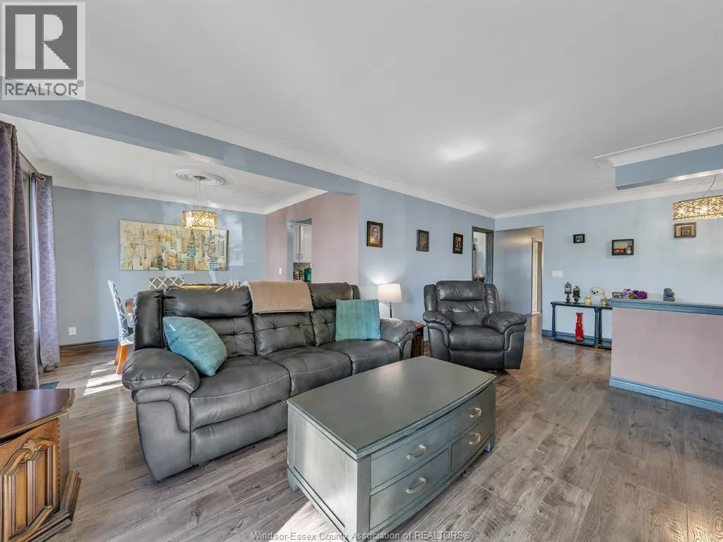 9556 CHESTNUT DRIVE