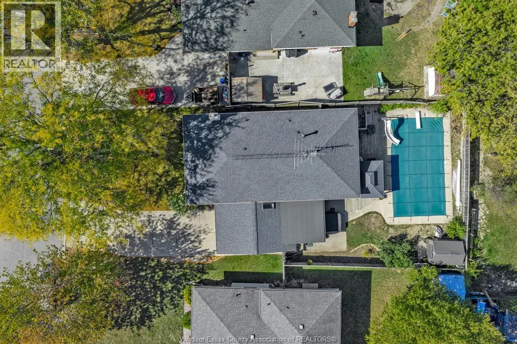 9556 CHESTNUT DRIVE