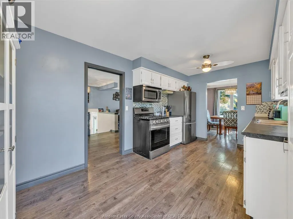 9556 CHESTNUT DRIVE