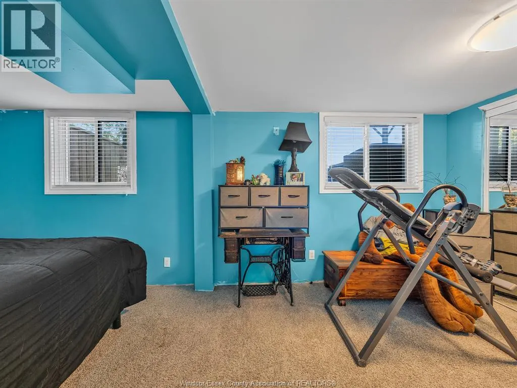 9556 CHESTNUT DRIVE