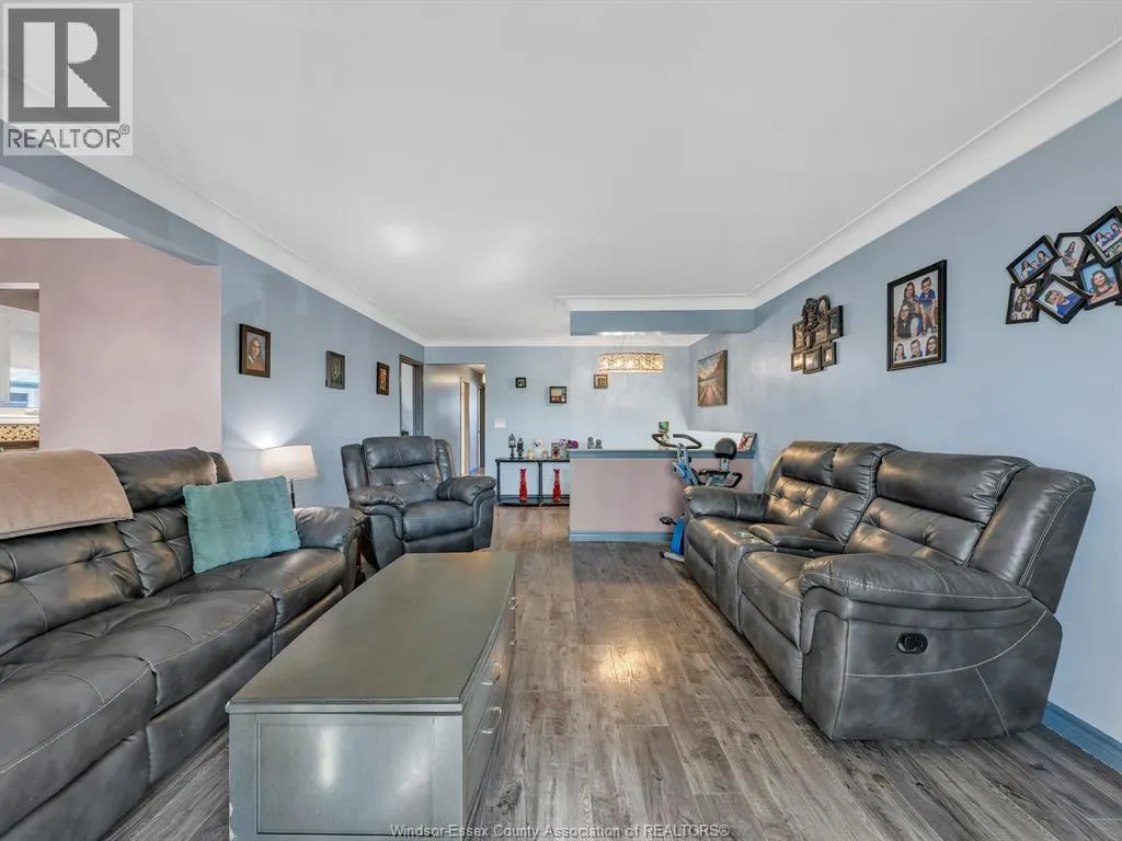 9556 CHESTNUT DRIVE