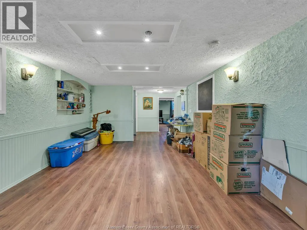 9556 CHESTNUT DRIVE