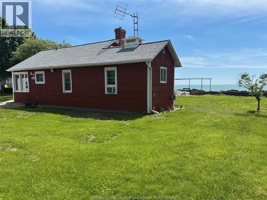 680 POINT PELEE DRIVE