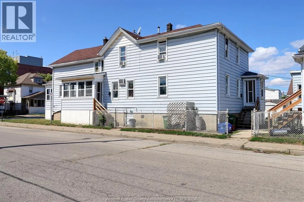 988 ALBERT ROAD